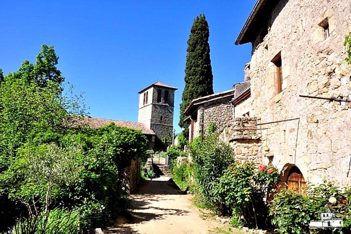 Le village de Nieigles et son église Notre Dame